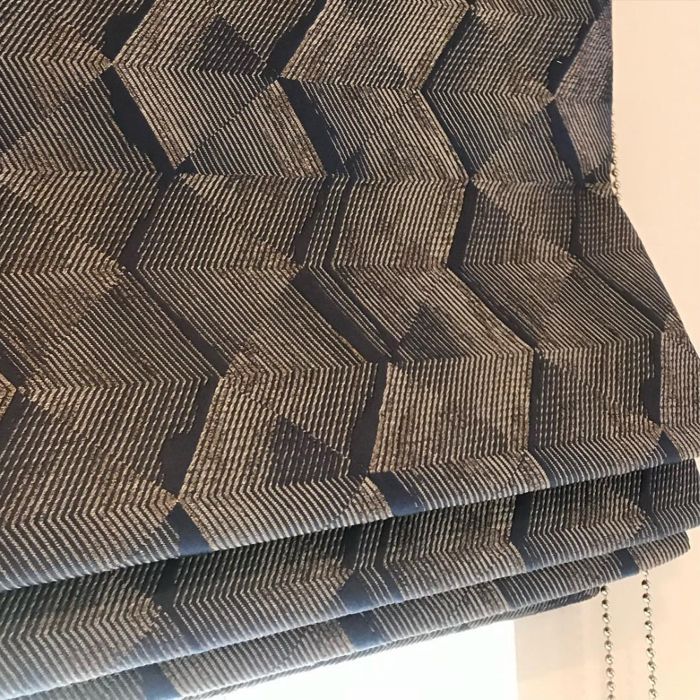 zigzag patterned blinds